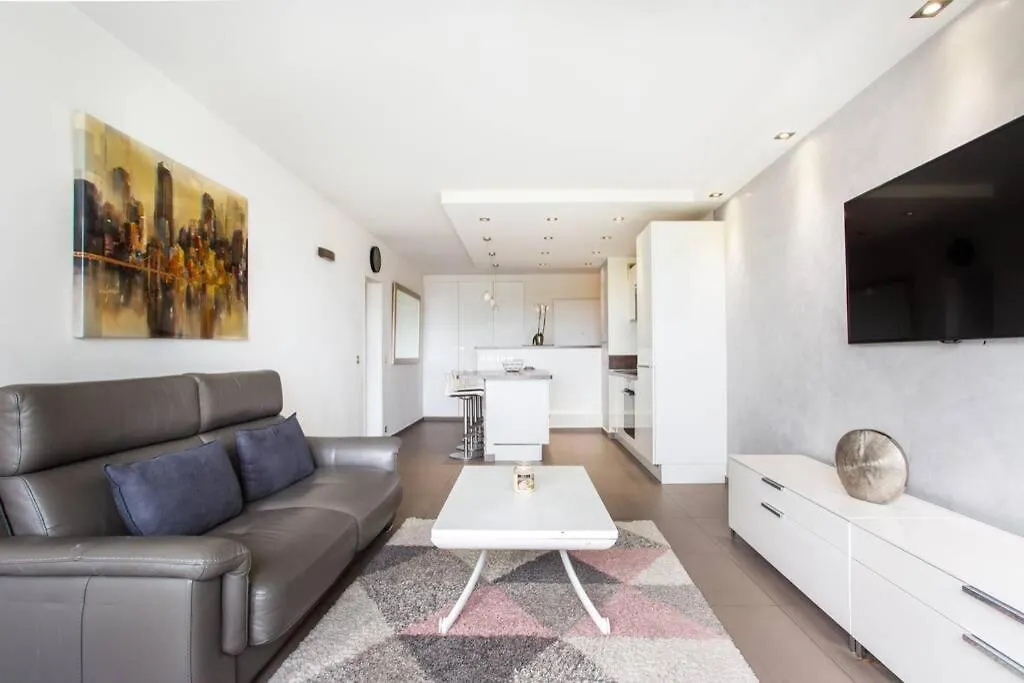 Prox.Gare Montparnasse-Galeries Lafayette! 4Pers. Apartment Paris