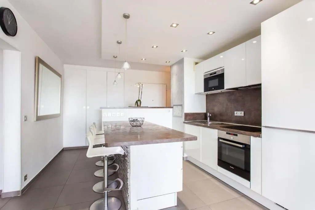Prox.Gare Montparnasse-Galeries Lafayette! 4Pers. Apartment Paris